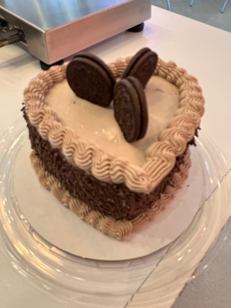 10" Milk Chocolate Cookies & Cream (round)